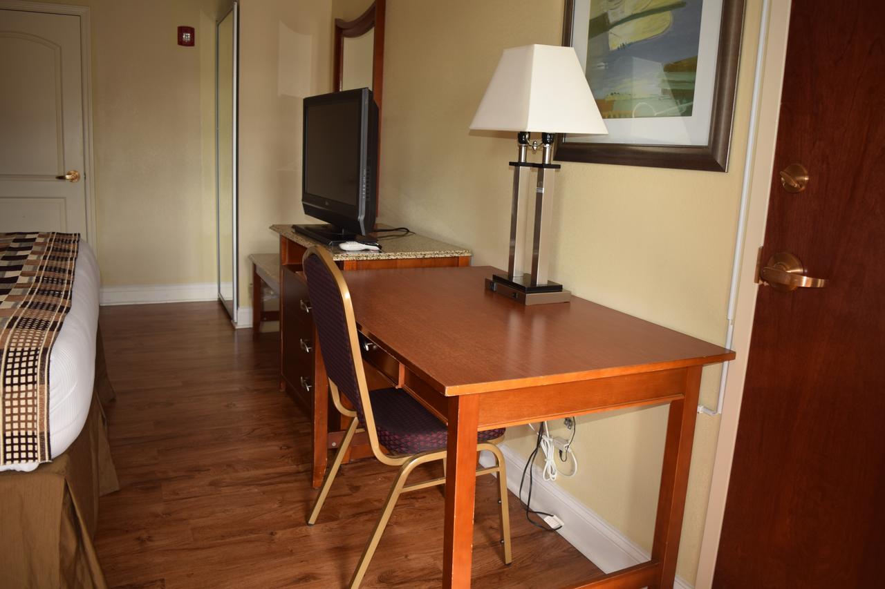 Atkinson Inn & Suites ランバートン エクステリア 写真